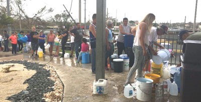 Et av Baxters produksjonsanlegg i Puerto Rico leverer vann til innbyggerne.
